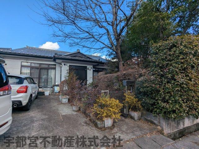 ���n�O�ώʐ^ �G���g�����X�@��2�䒓�Ԃ��\�ȍL���􌺊֑O�ɂ͎Ԃ�2��u�����Ƃ肪����A����̎g������͂������A���q���ɂ����ɕ֗��ł��B