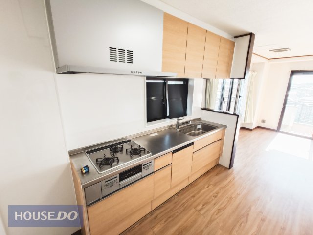 �L�b�`�� �g���₷���V�X�e���L�b�`���@�H�������Ă���܂��B�@���t�H�[��������