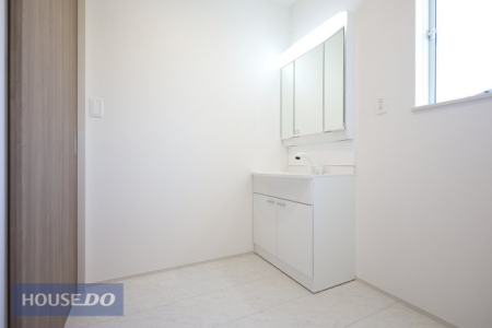  �y�E�ߏ��z���n�����ʐ^�B���ʒE�ߏ��͂������Ƃ����X�y�[�X�Ŏg���₷���ł��B