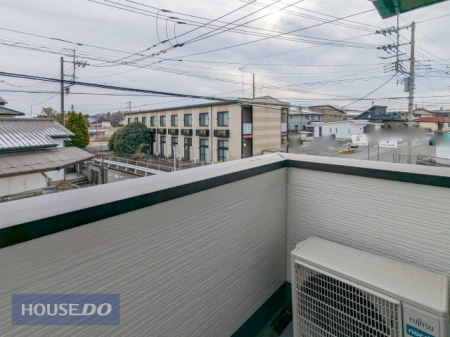 ���̑� �y��������̒��]�z���n�����ʐ^�B�o���R�j�[����̌i�F�B�\���ȊԊu���m�ۂ���Ă���܂��B