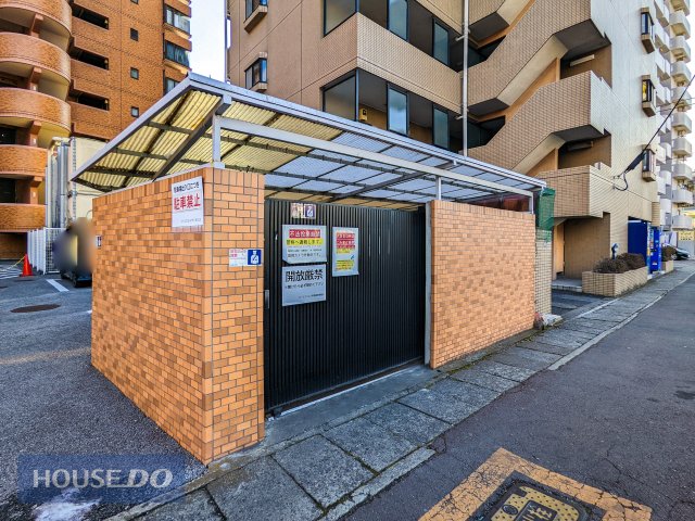 ���̑� �G���g�����X���o�Ă��������ɂ�����t���̃S�~�X�e�[�V�����ł��B