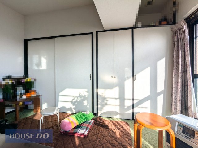 ���[ ���r���O�ɂ�3�ӏ��̎��[������A�W���������Ƃɕ����Ď��[���ł��܂���