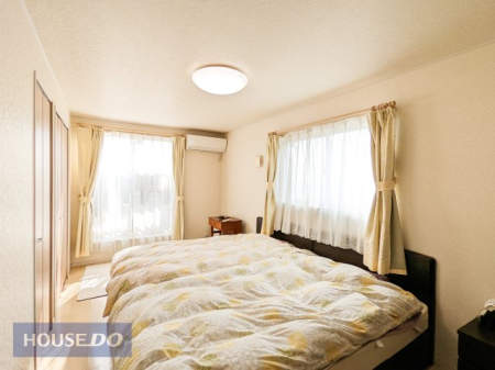 �Q�� ���邢�̌��̓����Q���͑傫���x�b�g���]�T�������ē���L���B