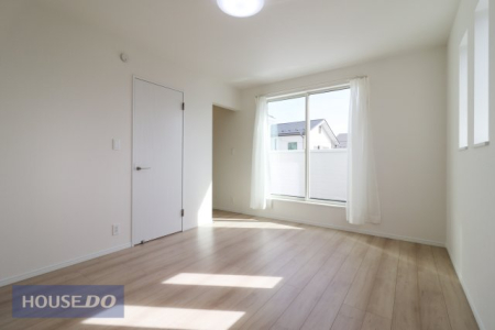 �Q�� �y�Q���z���邢�̌��̓����Q���͑傫���x�b�g���]�T�������ē���L���B