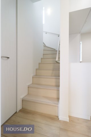 ���̑����� �y�����z�K�i�͎肷�������D�w���񂩂炨�q�l�⍂��҂����S�ł��B�܂��A�̂ڂ�₷���悤�Ɉ�i�̉��s�����L���݌v����Ă���܂��B