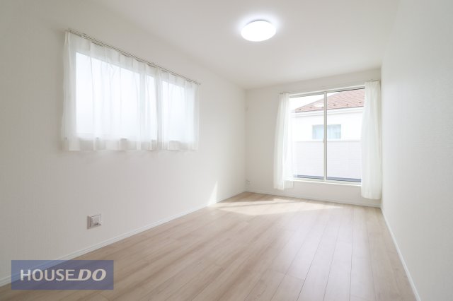 �Q�� �y�Q���z���邢�̌��̓����Q���͑傫���x�b�g���]�T�������ē���L���B