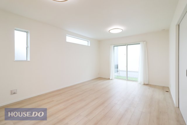 ���r���O �y���r���O�z��؂ȉƑ��Ɖ߂����ꏊ������A�K������ލL������������m�ہ��������̂�������ŁA�C���e���A�̃R�[�f�B�l�[�g���y�����Ȃ�܂��ˁI