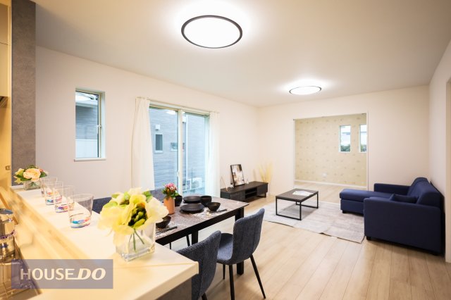 ���r���O �y���r���O�z���r���O�K�i�͉Ƒ������R�Ɗ�����킹��@������A��b���e�ނ��������Ɂ��L����K�i�z�[�����팸���邱�ƂŁA���r���O���L���g���܂��I