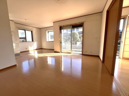 ���r���O 14.5����LDK�B�m���ƈ�̗��p�ōL���g���܂��B