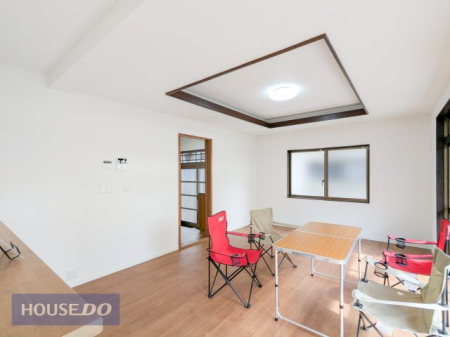  �y�_�C�j���O�L�b�`���z