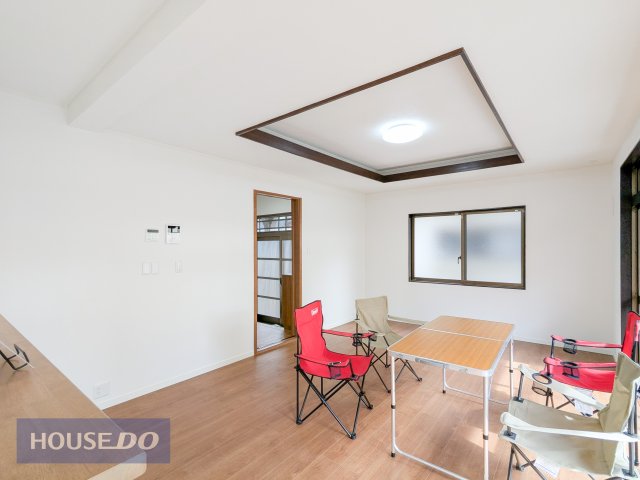  �y�_�C�j���O�L�b�`���z