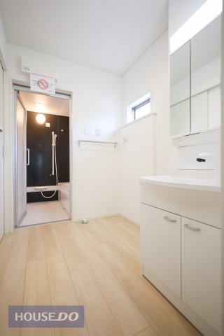  �y�E�ߏ��z���n�����ʐ^�B���ʒE�ߏ��͂������Ƃ����X�y�[�X�Ŏg���₷���ł��B