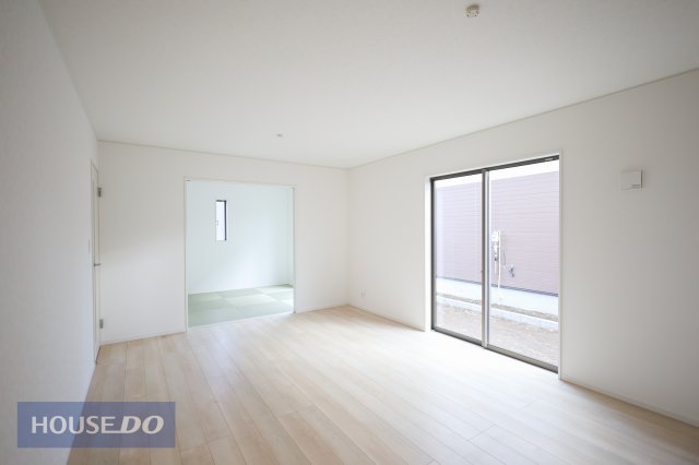 ���r���O �y���r���O�z���n�����ʐ^�B���邢�������̓��郊�r���O�͉Ƒ��c���̏ꏊ��