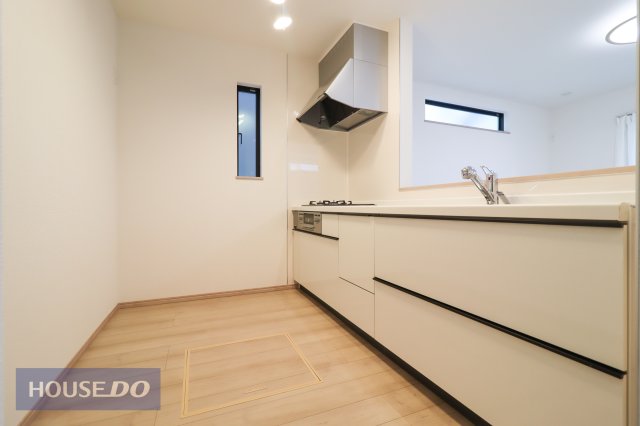 �L�b�`�� �y�L�b�`���z���|�������N���N�ȃV�X�e���L�b�`���B�򐅋@�\�����p�\�B�Ƒ��̉�b���e�ރJ�E���^�[�L�b�`���͏����Ȃ��q�l�����Ă����S���Ē������o���܂��I