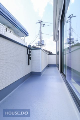 �o���R�j�[ �y�o���R�j�[�z�L�X�o���R�j�[�ł��z�c����󕨂��������񊱂��邾���łȂ��A���͂̎������C�ɂ����Ƀv���C�x�[�g�Ȏ��Ԃ��߂��������b�N�X��ԂƂ��Ă��g���܂��ˁ�