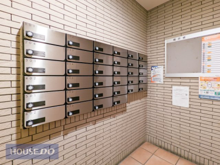  �G���g�����X������������ɏW���|�X�g�������t�����Ă��܂��B