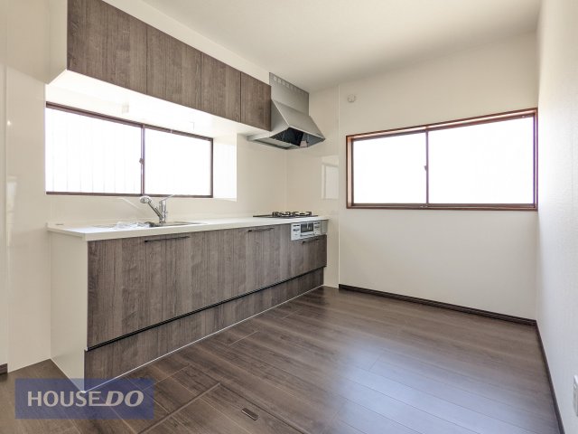 �L�b�`�� �V�b�N�Ȗؖڒ����������ȃV�X�e���L�b�`���I�㉺�ɖL�x�Ȏ��[�X�y�[�X������A������������������܂�܂��B