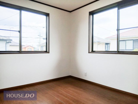 �Q�� ���邢�̌��̓����Q���͑傫���x�b�g���]�T�������ē���L���B