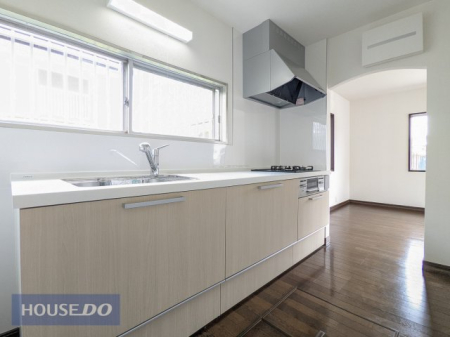 �L�b�`�� ���|�������N���N�ȃV�X�e���L�b�`���B�Ɨ����Ă��āA�X�g���X�Ȃ������ł��܂��B