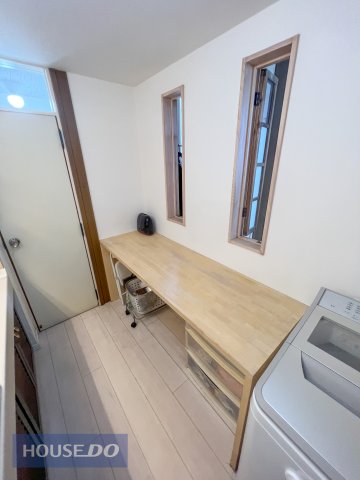  �A�C������������󕨂���ލ�Ƃ������p���Ń��N�ɂł���A��p�̃��[�N�X�y�[�X
