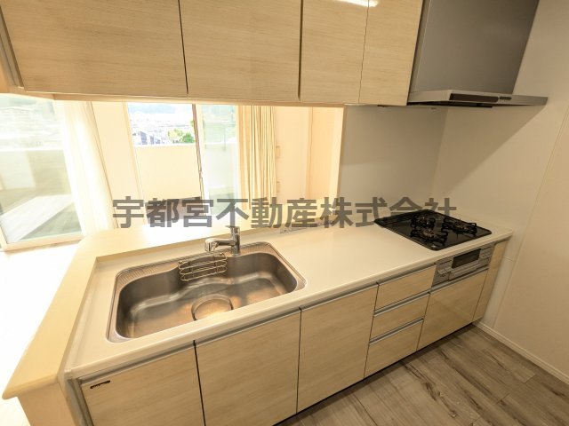 �L�b�`�� �R���̃K�X�R�����ƃO�����t�̃r���g�C���L�b�`��